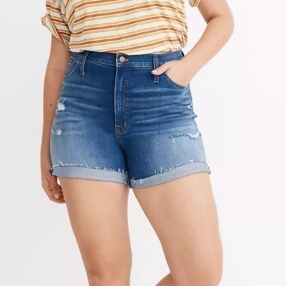 Madewell Raw Edge Destroyed Denim Boy Short size 24